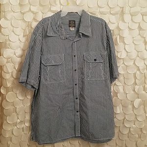 Short sleeve button down